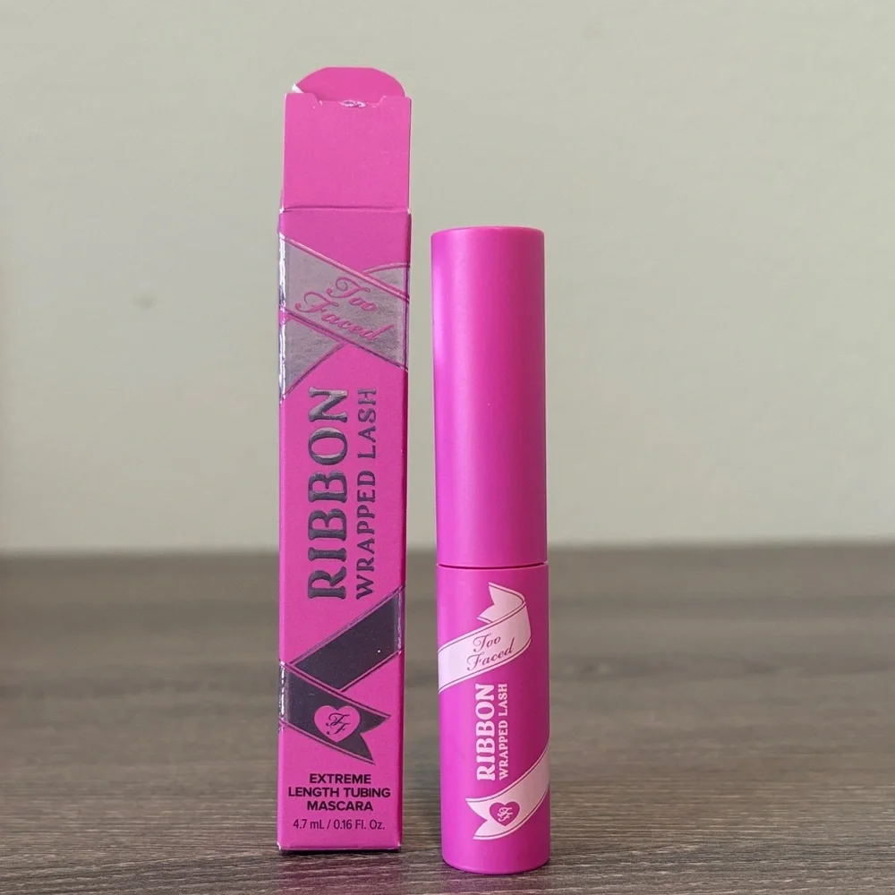 ❤️$9 NWT Too Faced Ribbon Wrapped Lash Extreme Length Tubing Mascara